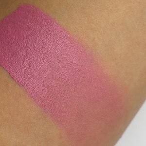 Sample Vegan Lip & Cheek Cream Primrose rose pink lipstick / cream blush image 2