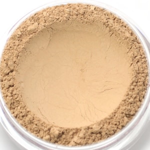 Vegan Mineral Powder Foundation: Full Coverage, Matte Finish - &quot;Custard&quot; Shade
