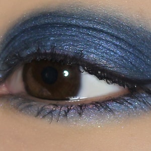 Blue Shimmer Eyeshadow Oceans Deep Sapphire Vegan Mineral Makeup image 2