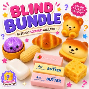 Op de afbeelding: Een blind bundle van squishy speelgoed, waaronder een paars glinsterend broodje, een croissant, een pinda, een beer, een brood, een wit blok, een aardbeienreep, twee 113g gezouten botersticks en een kaasblok met de tekst BLIND BUNDLE.