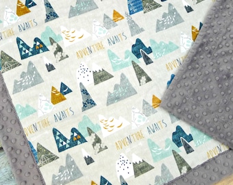 Coperta per neonati "Mountains" - L'avventura ti aspetta - Coperta per neonati in Minky - Coperta per neonati personalizzata - Coperta per neonati - Coperta con nome - Coperta per adulti