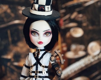 PREORDER Alice Madness returns Hattress Custom doll Monster high base