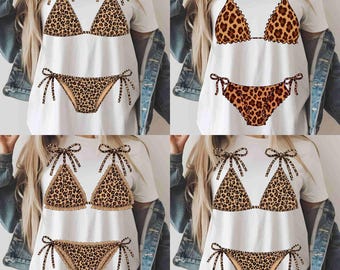 Top de bikini con estampado de leopardo PNG, playa de verano a la moda, traje de baño preppy PNG, gráfico de vacaciones de chica en el lago, PNG de verano, chica soleada en el lago, vibras playeras