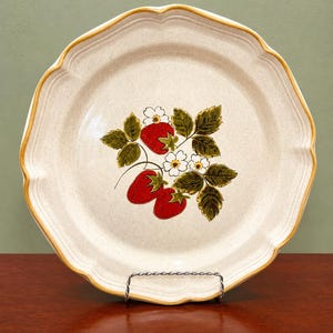 Vintage Strawberry Plates - Etsy