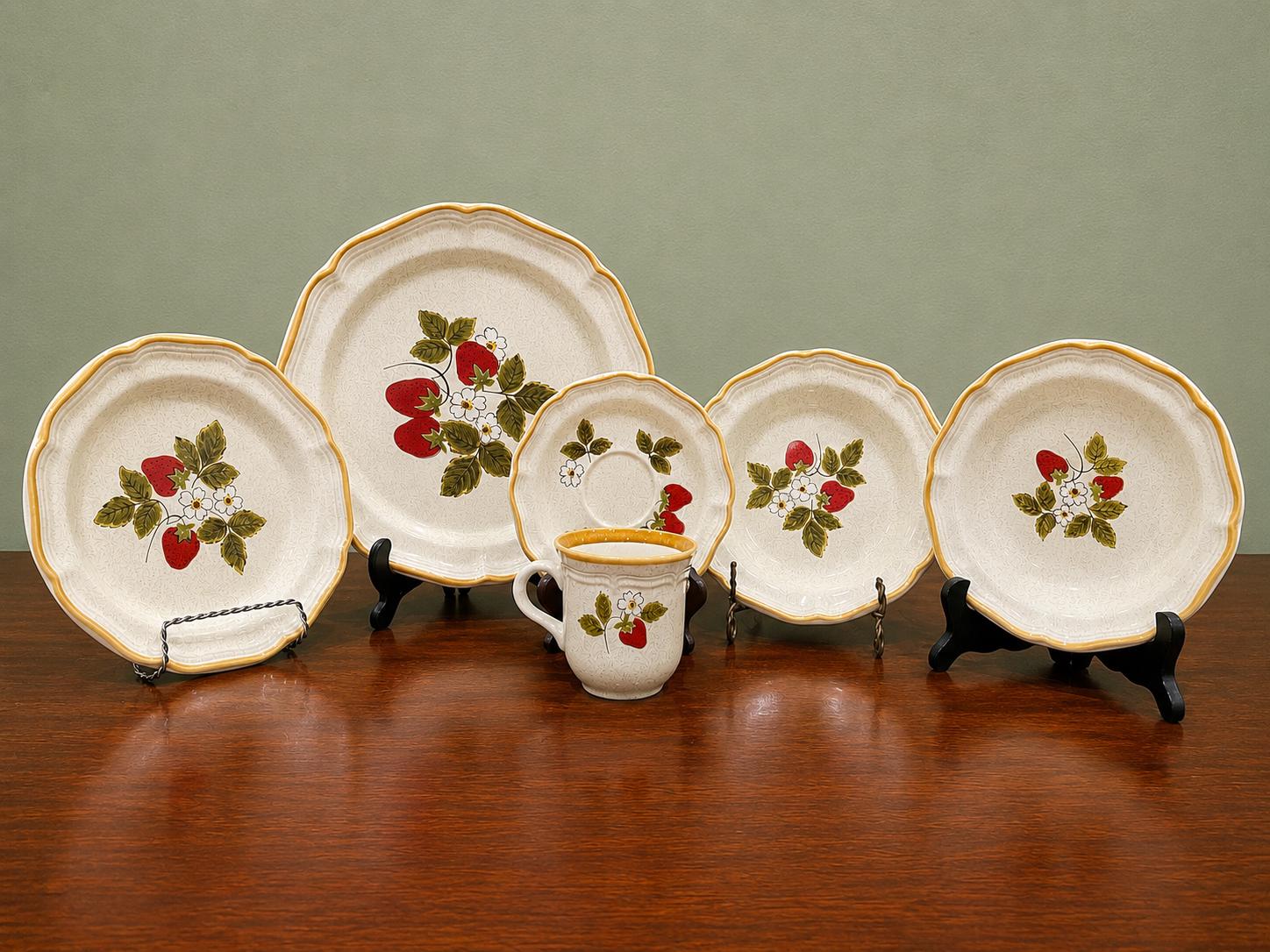 Vintage Mikasa Dinnerware Set - Etsy Canada