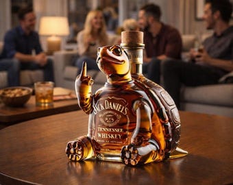 Turtle Whiskey Decanter – Animal Glass Bottle, Bar Decor (300ml)