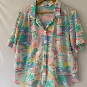 Camisa vintage de Cape Cod Sportswear con estampado tropical playero y botones frontales - Ropa de resort costero de los 90