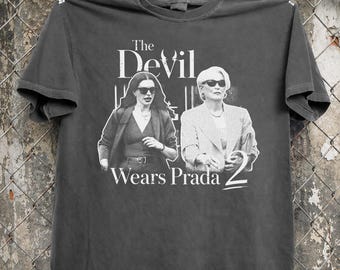 Camiseta retro de El diablo viste de Prada 2, camiseta vintage de Miranda Priestly, camiseta de película de moda de Andy Sachs, regalo de sudadera con cuello redondo de película de chicas