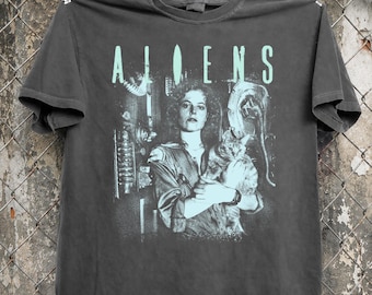Oversized Aliens Movie T-Shirt, Vintage Xenomorph LV-426 Tee, Retro Sci-Fi Horror Film Merchandise, Nostromo Crew Streetwear Fan Gift