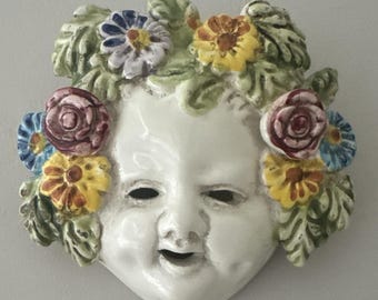 Masque mural vintage en majolique italienne, fleurs en argile et céramique peintes à la main