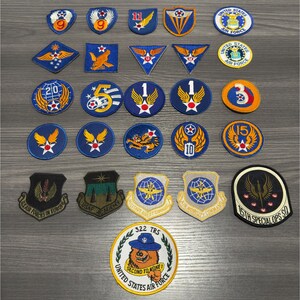 26 Vintage-Abzeichen der US Air Force, Konvolut 322, TRS 15th Special Ops SQ, Militärabzeichen