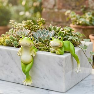 Handmade Frog Pot Hangers Set, Cute Garden Decor Succulent Planter Hanging Figurine