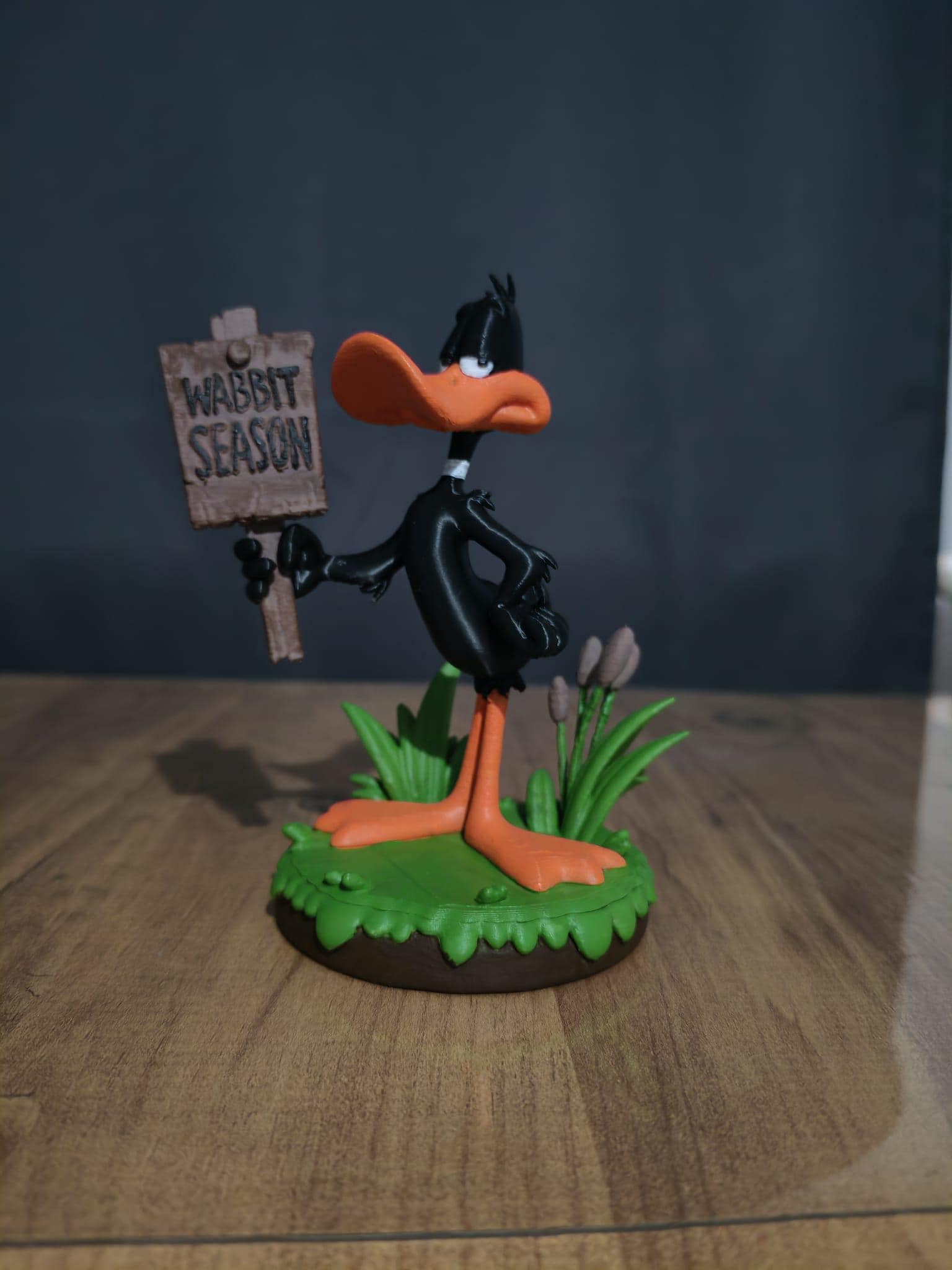Daffy duck statue - Etsy 日本