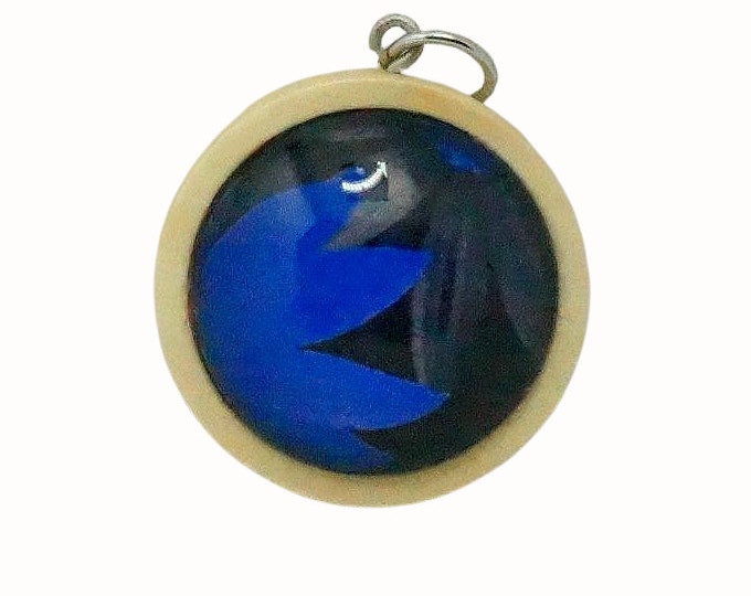 Wooden Backed Glass Tile Pendant Necklace Accessories Natural Wooden Pendant Floral Flower Gerbera Blue on Black