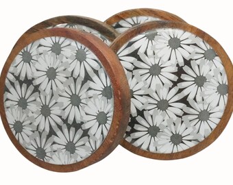 Set of Four Round Acacia Wooden Coasters Wine Coaster Drink Coasters Coffee Coaster Floral Black and White Daisies