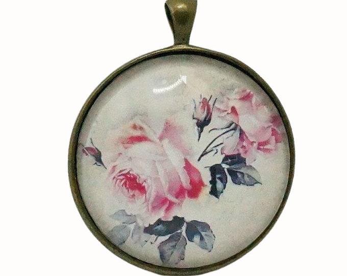 4cm Round Glass and  Bronze Plated Pendant Vintage Roses