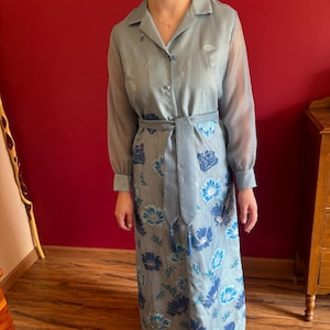Vintage 70s/80s Blue Floral Long Duster Robe – Button Front Hostess Gown with Belt
