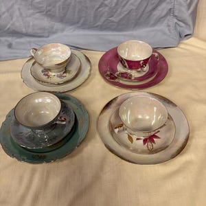 Vintage tekopps-trio-set – blandade blommönster, guldkant, skimrande finish