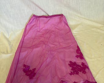 Vintage 1960s-1970s Artemis Pink Nylon Half Slip / Petticoat – Sheer Magenta Lace Appliqué Lingerie, Size 24 Waist