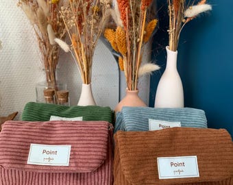 Porte-monnaie / porte-feuille compagnon femme / protège passeport en velours côtelé et tissu fleuri personnalisé