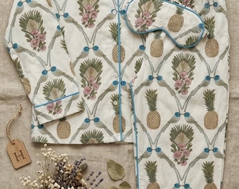 Completo da notte da donna in cotone stampato a mano con tecnica block print, pigiama floreale con ananas, abbigliamento da notte in morbido cotone, set da relax fatto a mano con mascherina per gli occhi