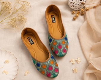 Handmade Embroidered Indian Jutti for Women | Floral Ethnic Flats | Punjabi Khussa | Boho Wedding Shoes | Comfortable Slip-On