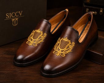 Męskie ręcznie robione brązowe skórzane, haftowane mokasyny, luksusowe złote kapcie dla palących, buty ślubne dla pana młodego, eleganckie buty wizytowe dla mężczyzn