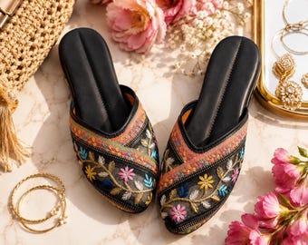 Handmade Embroidered Black Mule Jutti for Women, Floral Ethnic Slip-On Flats, Punjabi Jutti, Indian Wedding Shoes, Boho Traditional Footwear