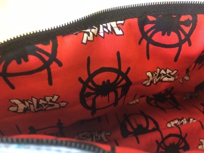 Spider Group Zipper Pouch