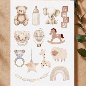 Może przedstawiać: Kolekcja ilustracji akwarelowych przedstawiająca pluszowego misia, butelkę dla niemowląt, słonia, klocki z napisem BABY, smoczek, balon na ogrzane powietrze, konika na biegunach, grzechotkę, gwiazdkę, żyrafę, owcę, girlandę z chmur i tęczę.