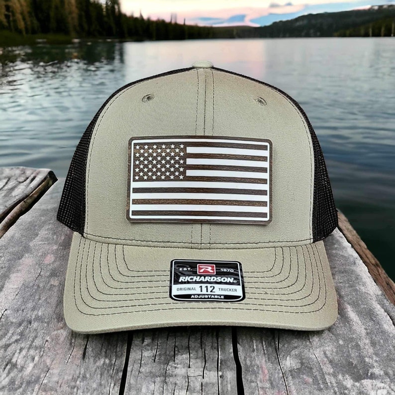 US Flag Walnut Acrylic Classic Trucker Hat afbeelding 3