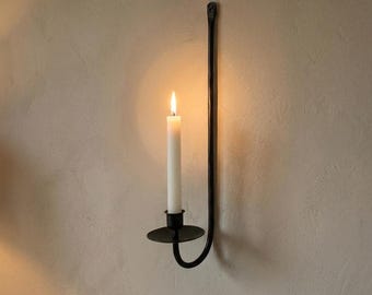 IJzeren wandkandelaar, zwarte metalen wandkandelaar, minimalistisch interieur, housewarmingcadeau, taps toelopende kaars