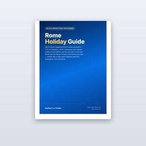 以下が含まれることがあります： 青いグラデーションの背景に「Rome Holiday Guide」と記された長方形の旅行ガイド。表紙には、イタリアの地区、空港送迎、チケット予約、鉄道旅行に関する情報が白と黄色の文字で記載されています。
