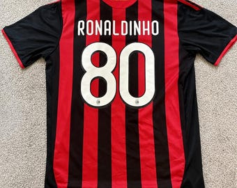 Camiseta vintage de Ronaldinho de los años 80 - Regalo para los aficionados del AC Milan de 2008 - Camiseta icónica