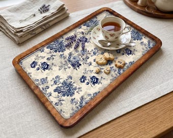 Handgemaakt dienblad met blauwe roos, vintage salontafeldecor met bloemen