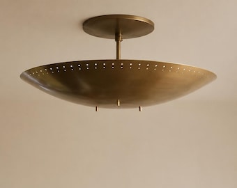 Nowoczesna lampa sufitowa z mosiężną kopułą | Skandynawska minimalistyczna lampa półpłaska
