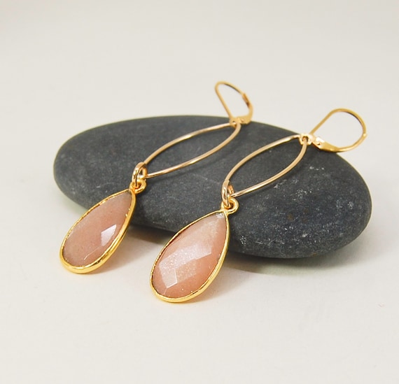 Moonstone Peach /& Purple Hanging Earrings,14K Yellow Gold Lever Backs