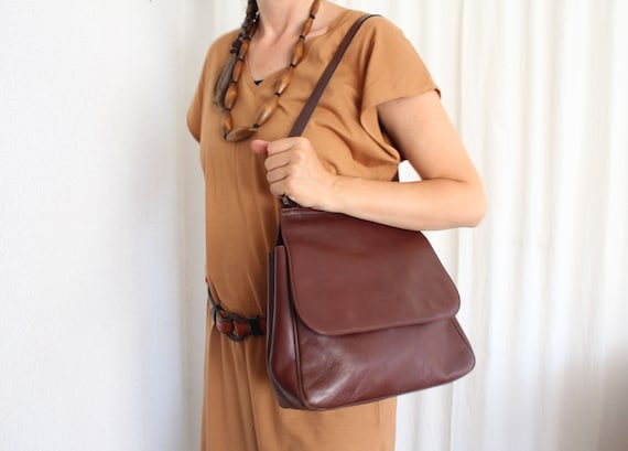 SATIN SHOULDER BAG BROWN