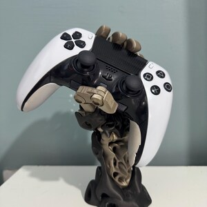Soporte para mando de PS5 y Xbox con forma de mano robótica, accesorios futuristas para escritorio de videojuegos, soporte para mando y auriculares estilo cyberpunk, regalo para gamers.