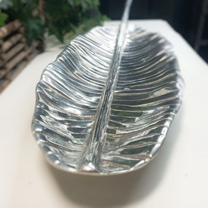 Vintage Palm Leaf Dish, Mariposa © 2000, Made In Mexico, using 100% Recycled Aluminum, For Display, Flower Arrangement, Buffet Platter