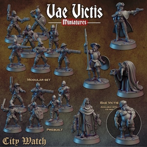 Op de afbeelding: Een verzameling grijze miniatuurfiguurtjes getiteld Vae Victis Miniatures City Watch. De set bevat diverse soldaten in harnas met wapens, een figuur in een mantel met een lange neus en een gespierd figuur, allemaal op ronde voetstukken.
