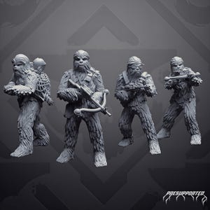 Könnte beinhalten: Vier graue, unbemalte Miniaturfiguren von großen, pelzigen humanoiden Kreaturen. Jede Figur hat dichtes, strukturiertes Fell, markante Gesichtszüge und trägt verschiedene Waffen, darunter Armbrüste und Blaster. Der Text "PRESUPPORTED" ist sichtbar.