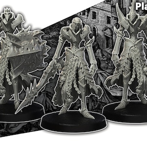 Pode incluir: Três miniaturas de resina cinza sem pintura de Plague Knights em poses de combate corpo a corpo, cada uma sobre uma base circular preta. As figuras apresentam armaduras detalhadas, capacetes pontiagudos e espadas longas e serrilhadas.