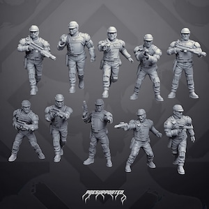 Op de afbeelding: Een verzameling van tien grijze miniatuur soldaatfiguurtjes in tactische uitrusting, elk met een pet en verschillende vuurwapens. De figuren staan in dynamische actiehoudingen en de tekst "PRESUPPORTED" is onderaan in het midden zichtbaar.