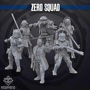 Op de afbeelding: Een set van zes grijze onbeschilderde miniatuurfiguren met het label ZERO SQUAD. De figuren omvatten een krijger met helm en staf, een gemaskerd personage, een groot gedrongen wezen, een sluipschutter met capuchon, een soldaat en een centraal figuur.