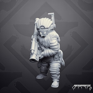 Könnte beinhalten: Eine hellgraue Miniaturfigur eines futuristischen Soldaten mit strukturiertem Helm und gepanzertem Anzug, der ein großes Gewehr hält. Die Figur hat einen dichten Bart, eine segmentierte Panzerung und den Text "PRESUPPORTED" am unteren Rand.