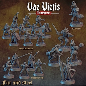 Puede incluir: Una colección de figuras en miniatura grises etiquetadas como Vae Victis Miniatures, Modular Set, Bae Victis, Prebuilt X5 y Fur and steel. El conjunto incluye varios personajes de fantasía con armas como espadas, hachas y lanzas sobre bases circulares.