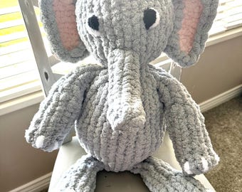 Patrón de peluche gigante de elefante – Peluche gigante tejido con los dedos (Descarga en PDF)