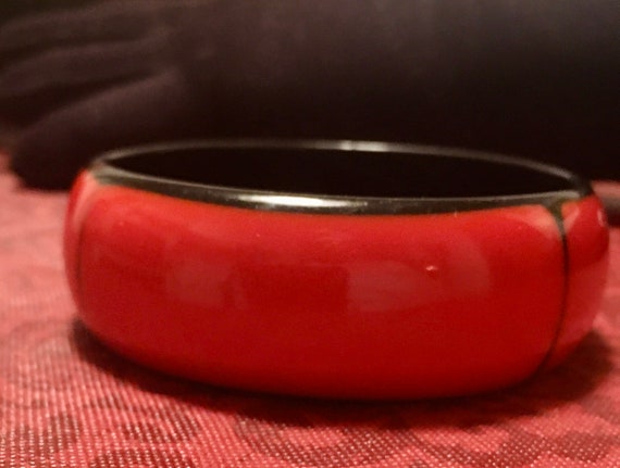 Stunning  Vintage  1960s China Red and  Black Luc… - image 1