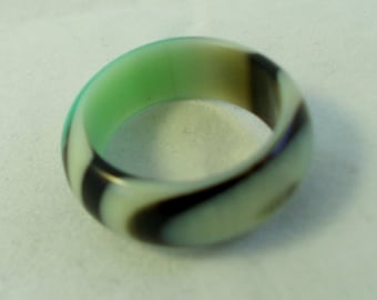 1960's Old Stock Light Green & Black Swirl Lucite Ring Size 71/2
